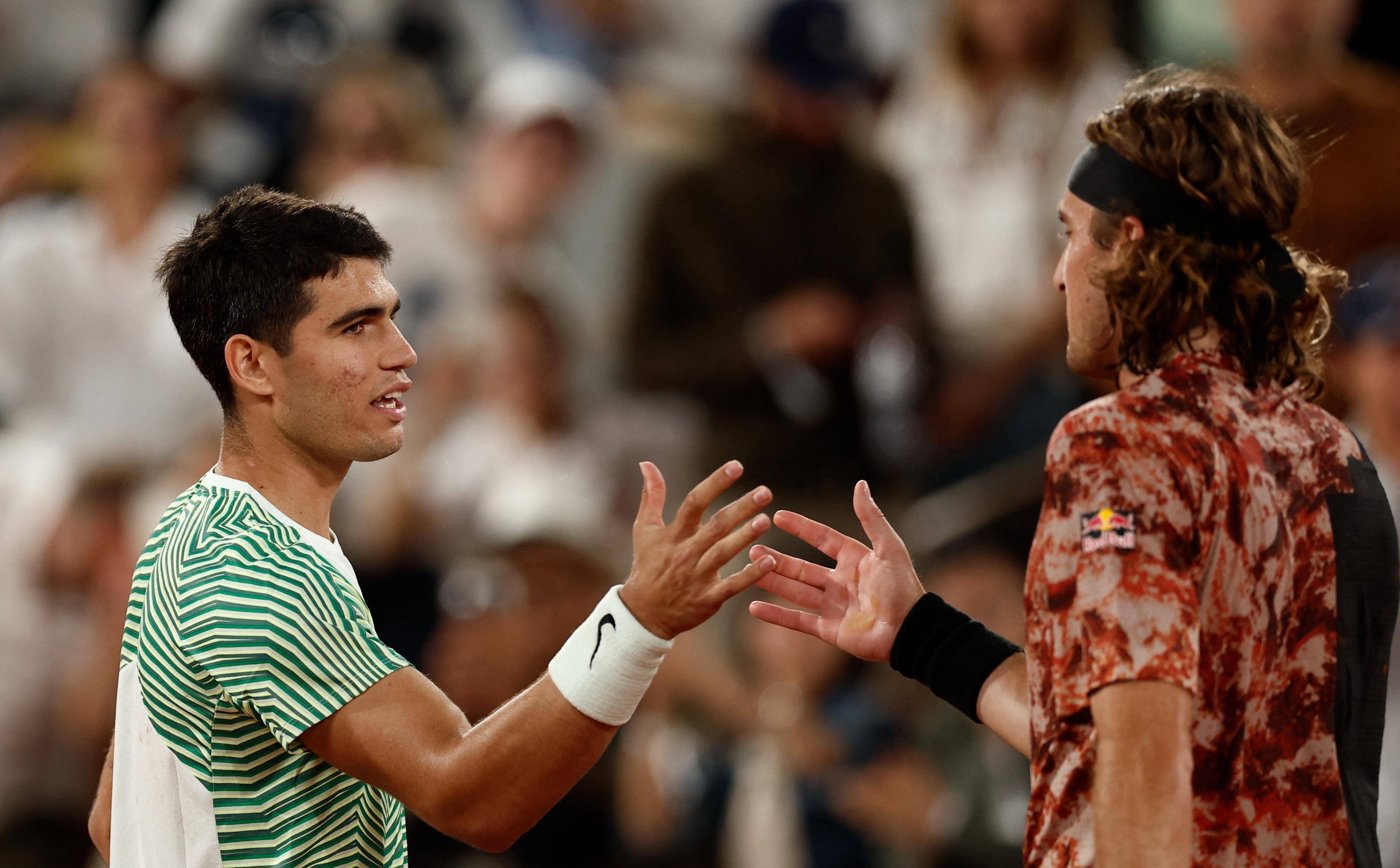 PG平台-英国网球队险胜西班牙网球队,西西帕斯高光表现