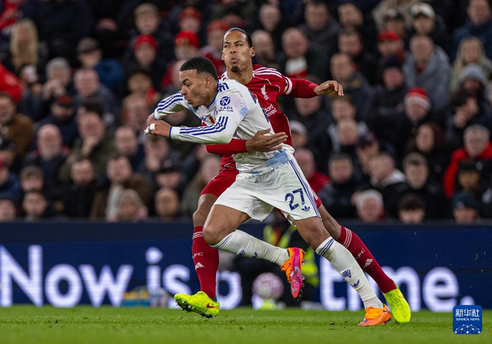 PG电子试玩-利物浦客场胜维拉，保持领跑地位